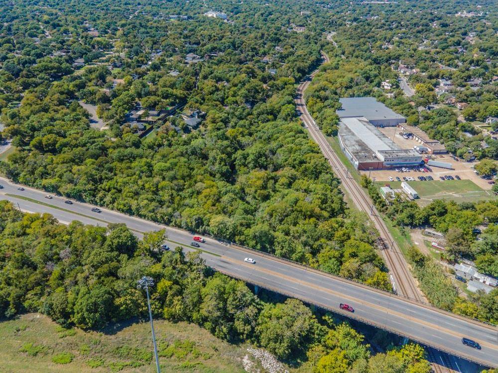 Dallas, TX 75224,200 N Manus Drive