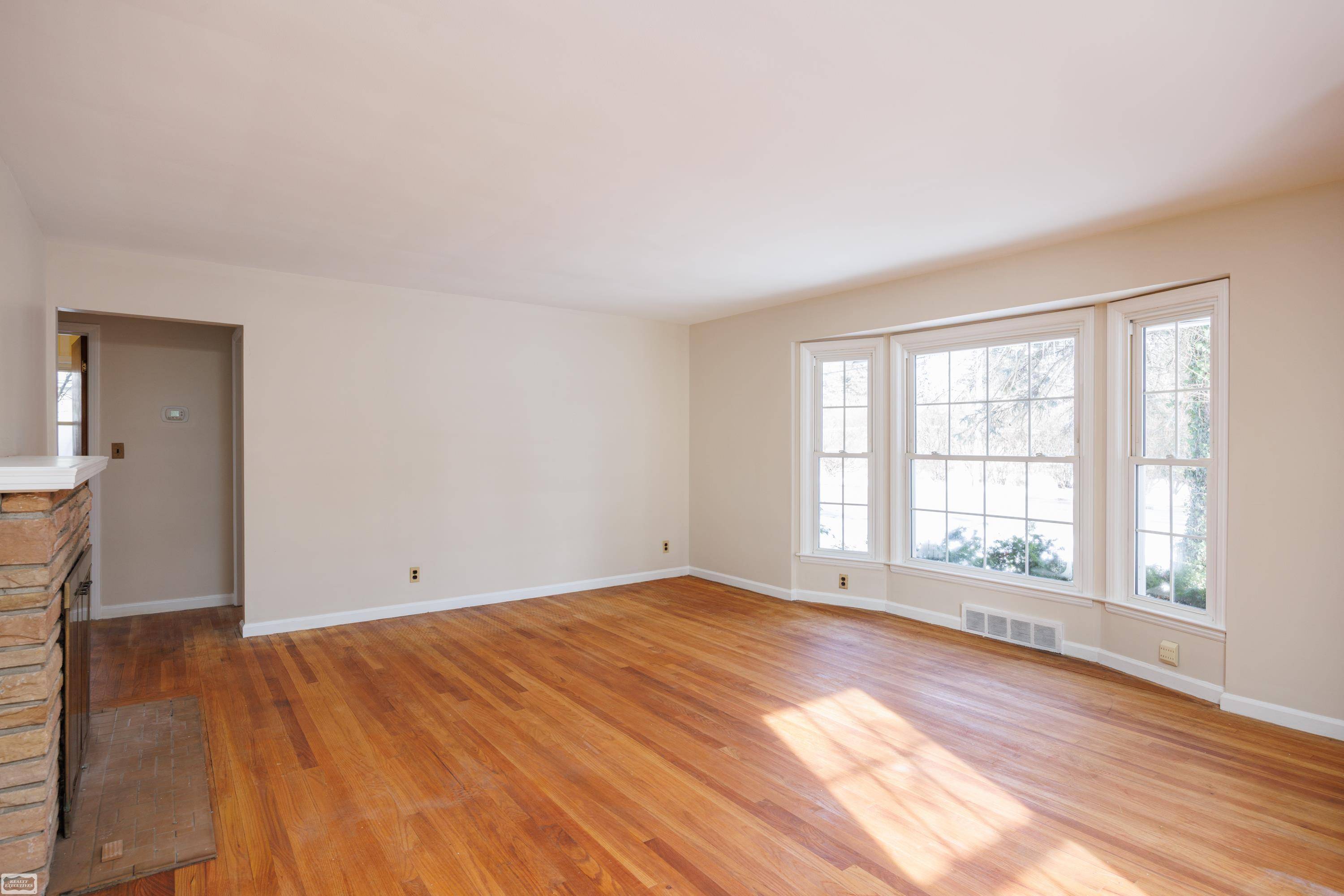 Royal Oak, MI 48073,2403 Crooks RD