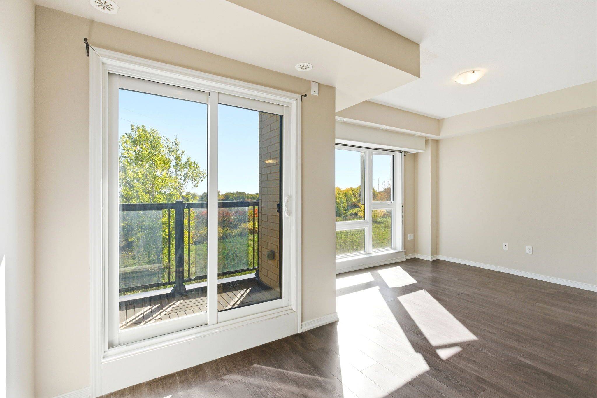 Toronto E11, ON M1B 0E4,515 Kingbird GRV #365