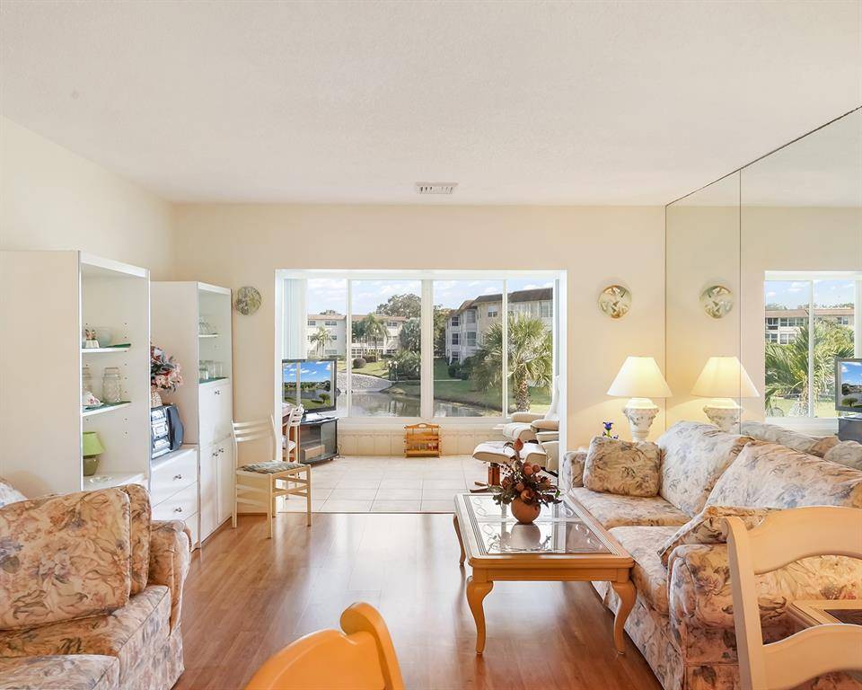 Lauderdale Lakes, FL 33319,3500 NW 48th Ave #513