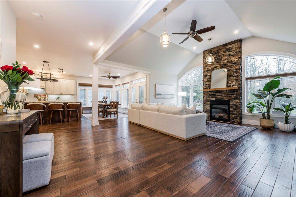 Innisfil, ON L9S 2Y8,3500 Crescent Harbour RD