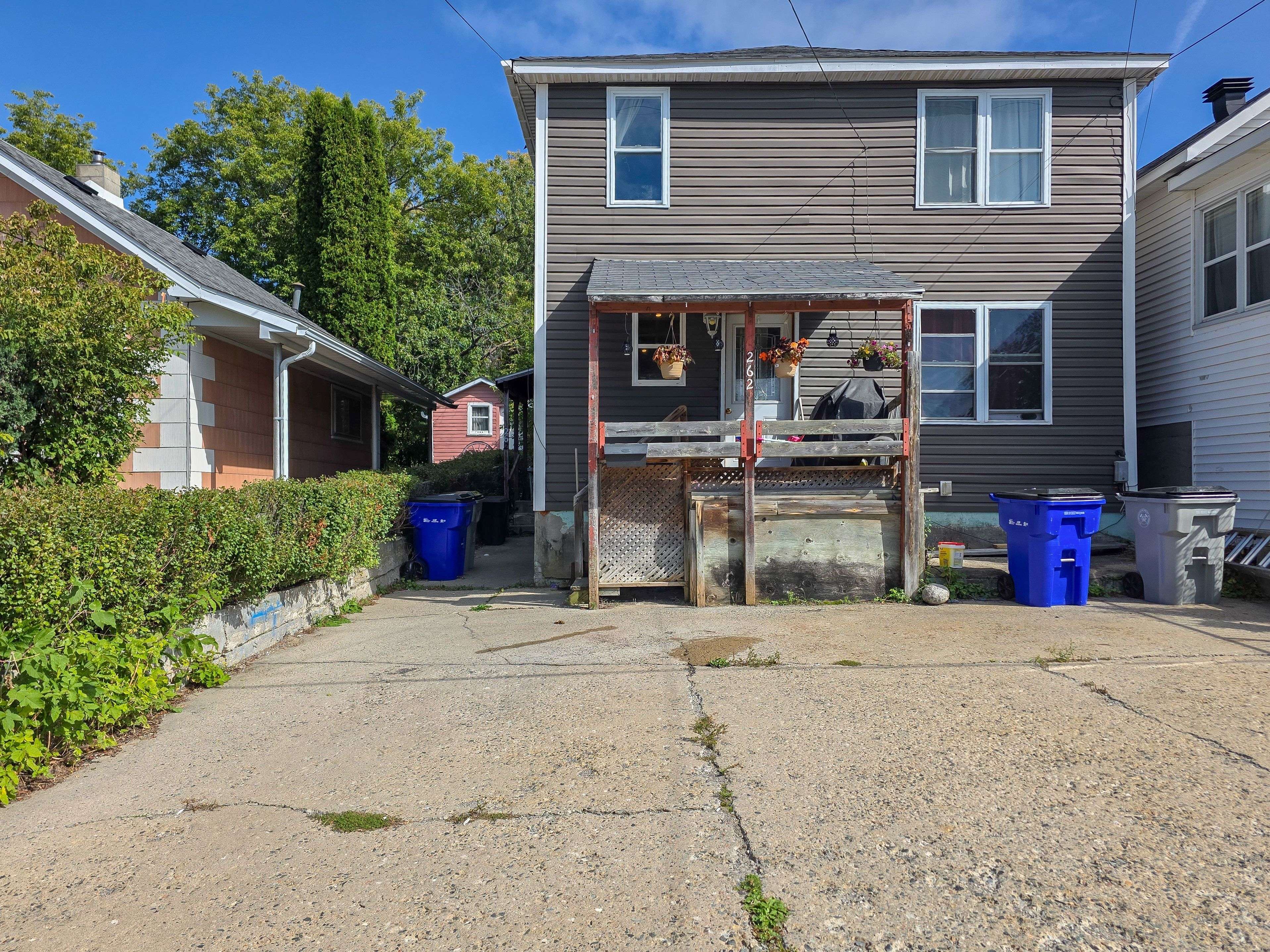 Timmins, ON P4N 6R2,262 - 264 Tamarack ST