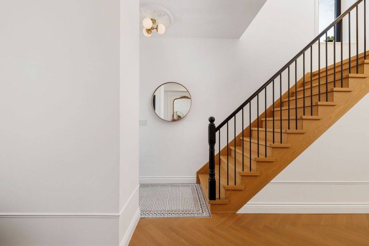 Toronto W01, ON M6K 2N4,22 Cowan AVE