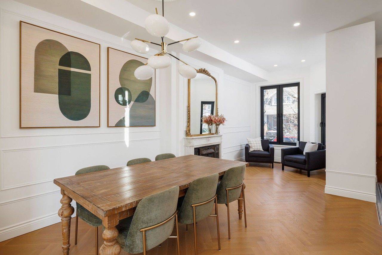 Toronto W01, ON M6K 2N4,22 Cowan AVE