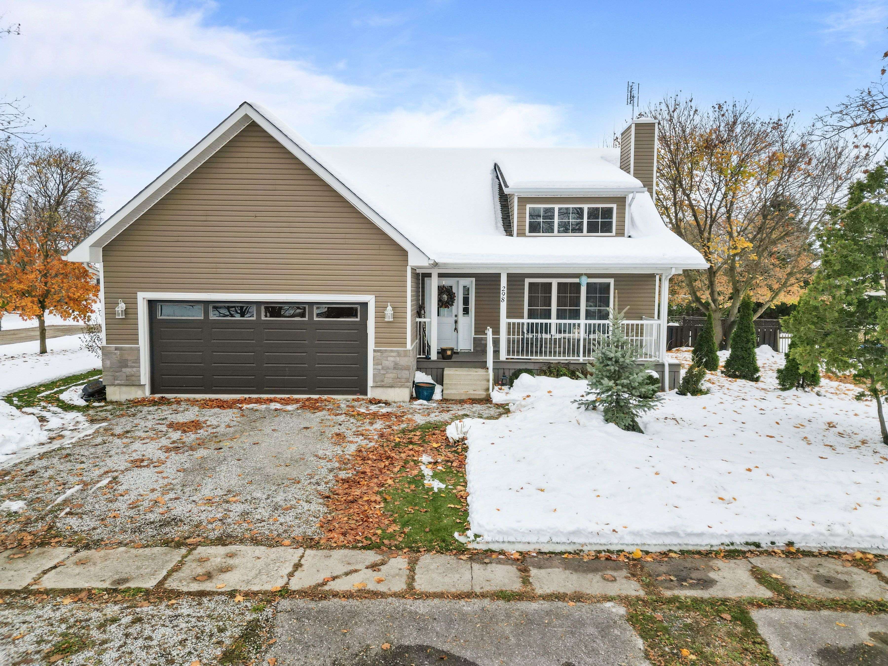 Warwick, ON N0M 2S0,298 John ST