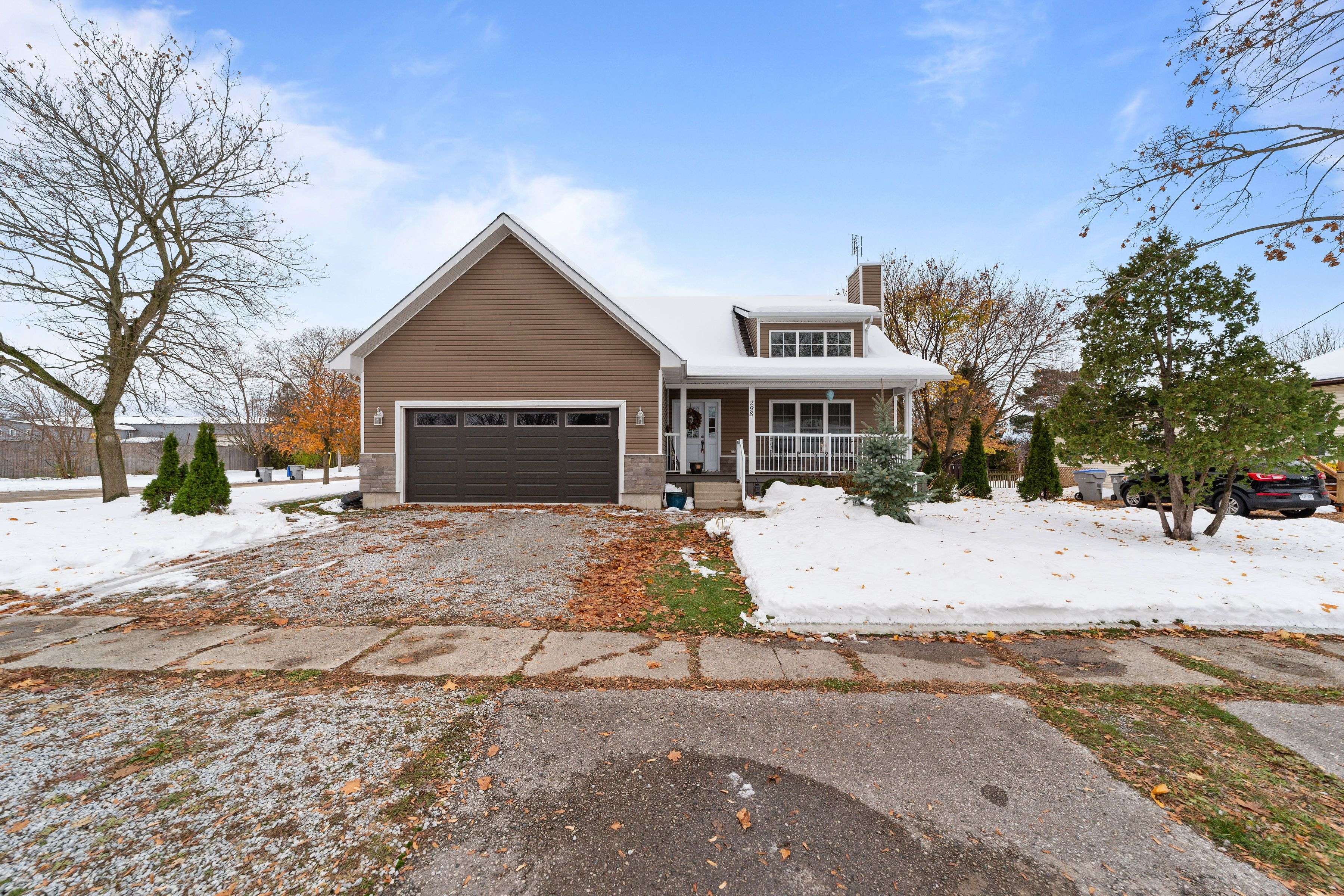 Warwick, ON N0M 2S0,298 John ST