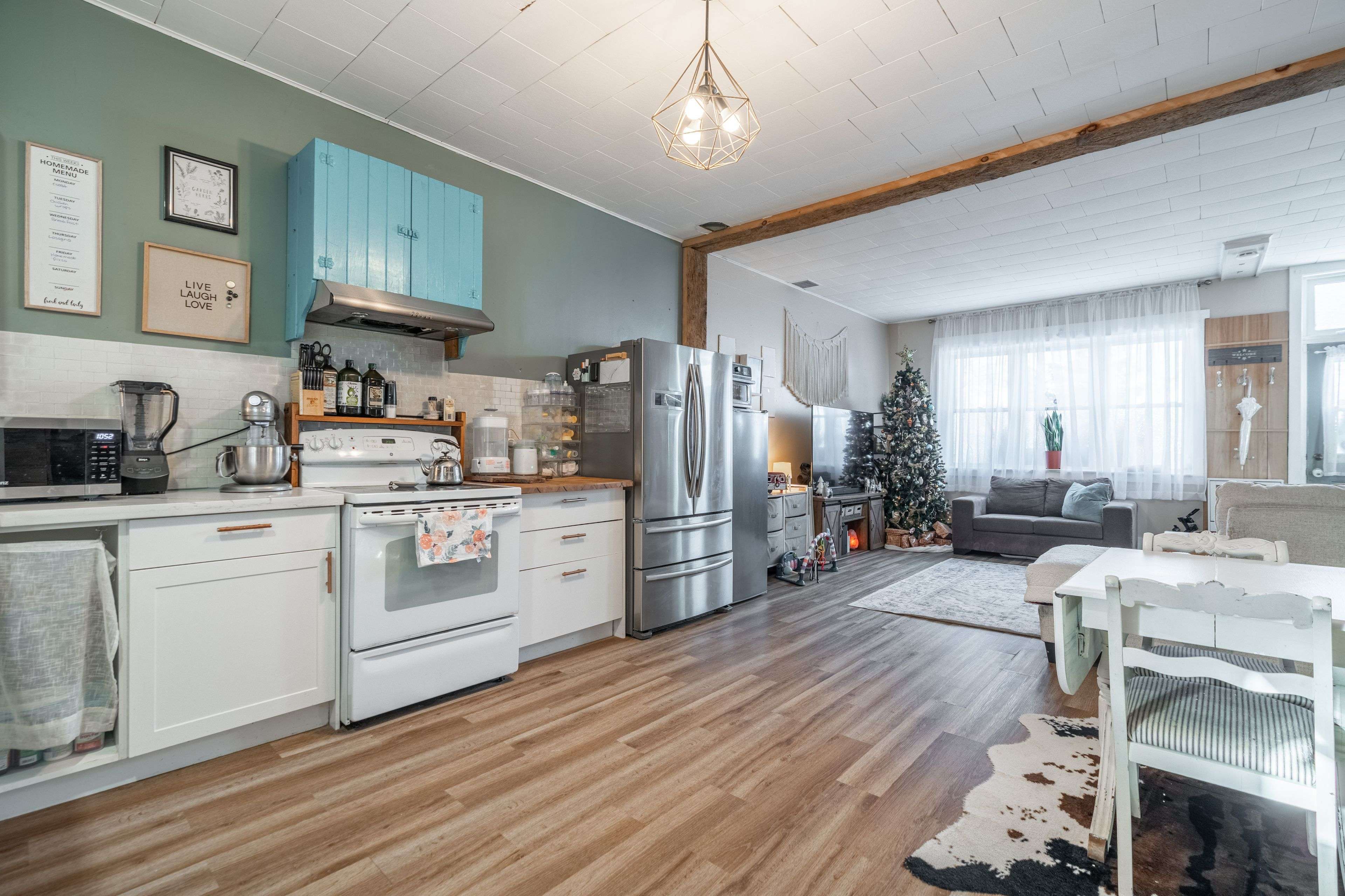 Haldimand, ON N0A 1E0,18 King ST #A&B