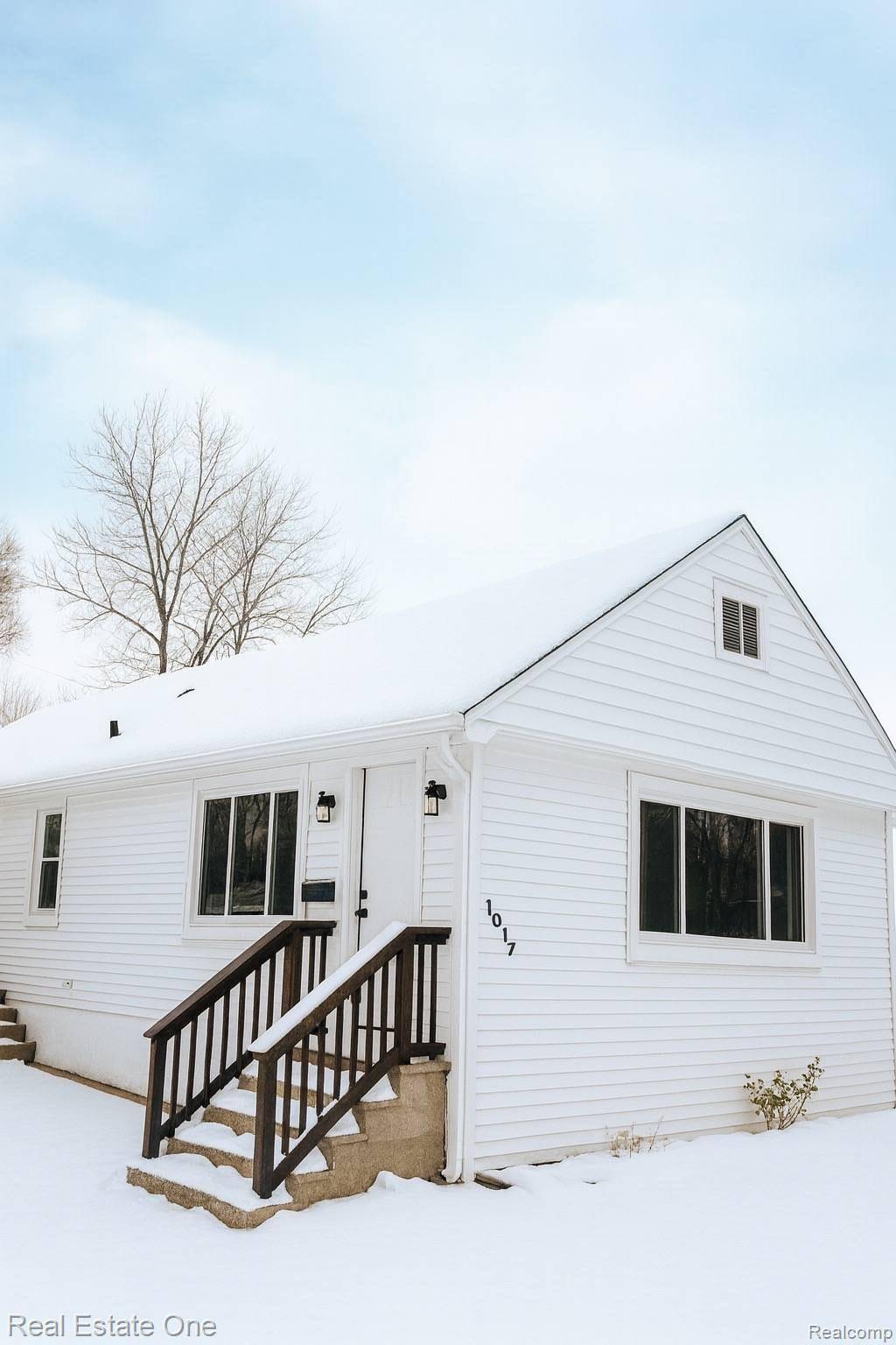 Waterford, MI 48328,1047 Lakeview ST