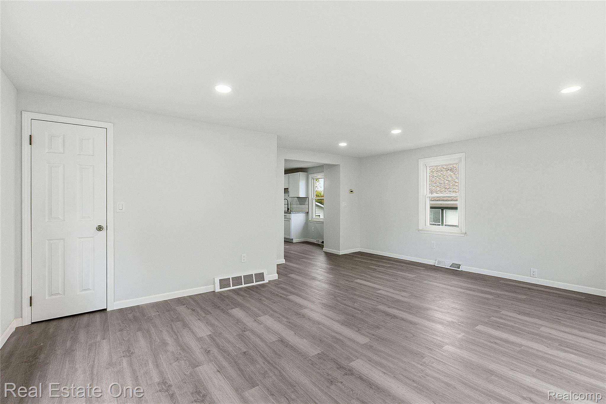 Waterford, MI 48328,1047 Lakeview ST