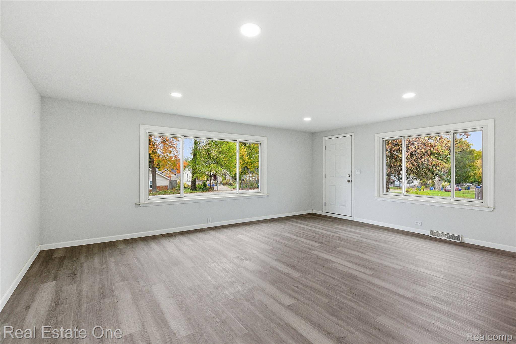 Waterford, MI 48328,1047 Lakeview ST