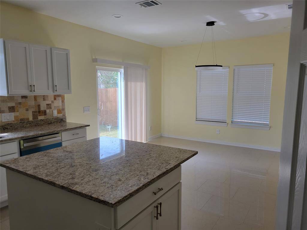 Dallas, TX 75210,4714 Frank