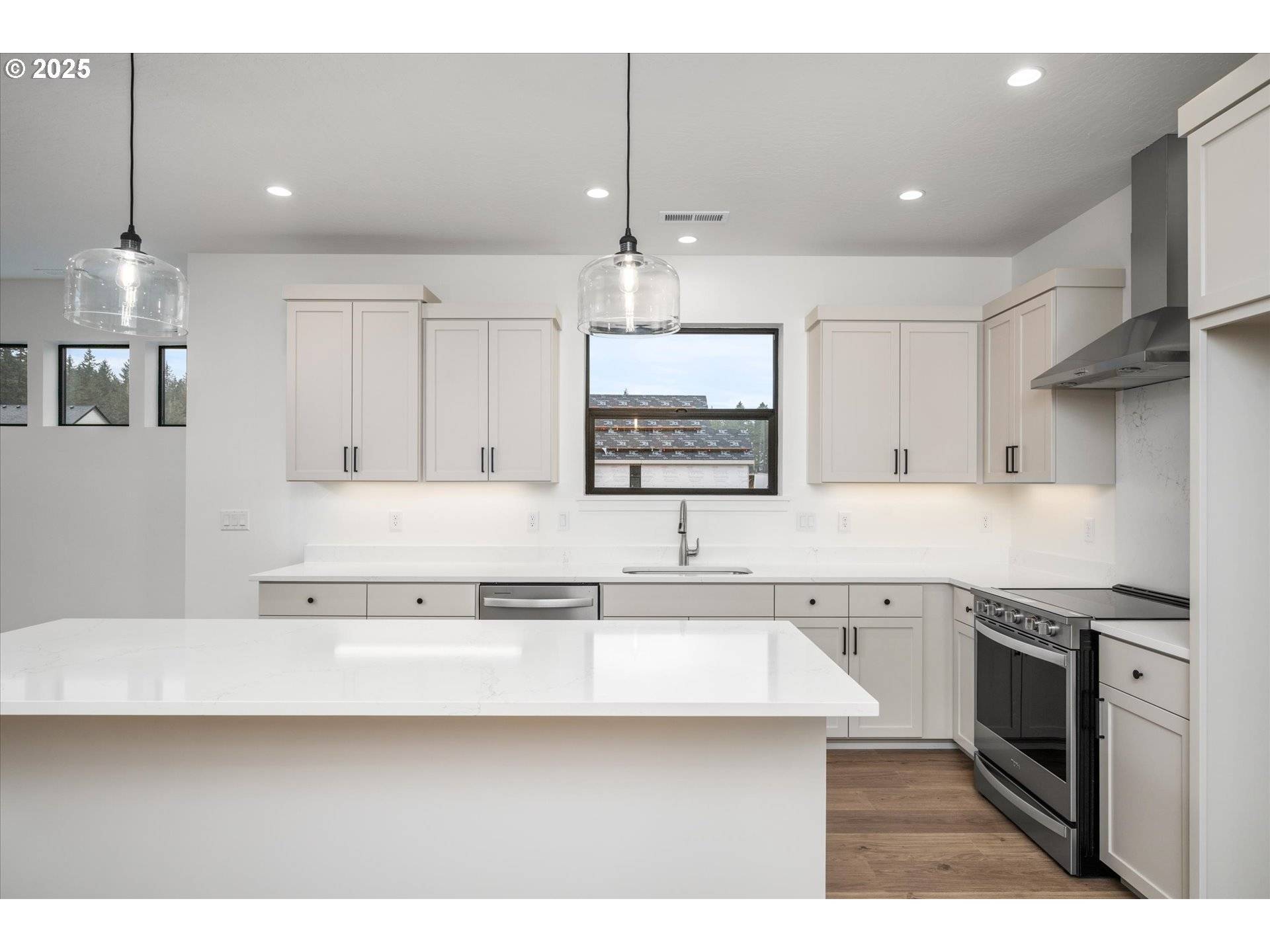 Veneta, OR 97487,88116 WYMORE LN