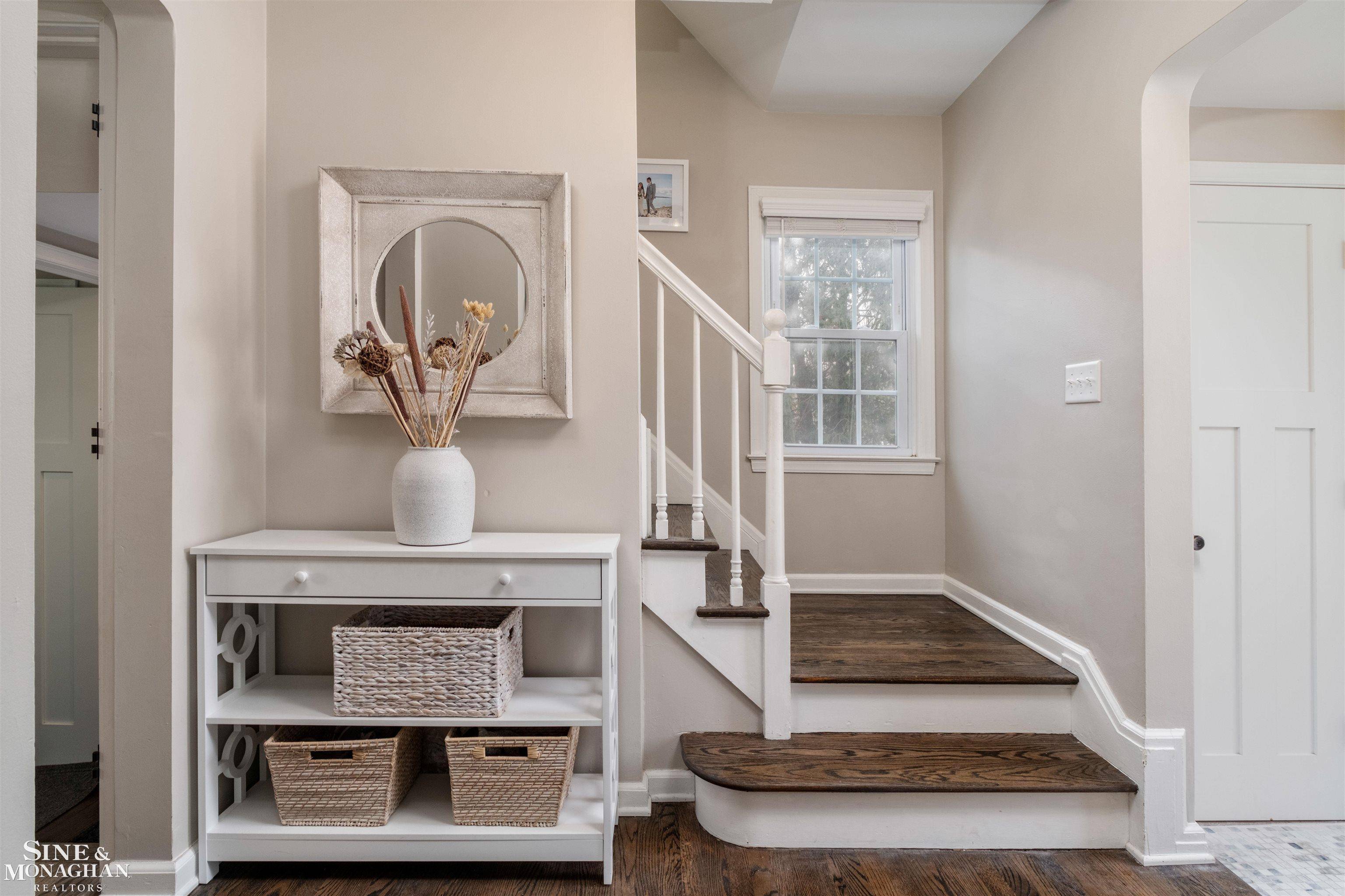 Grosse Pointe, MI 48230,846 Lakepointe ST