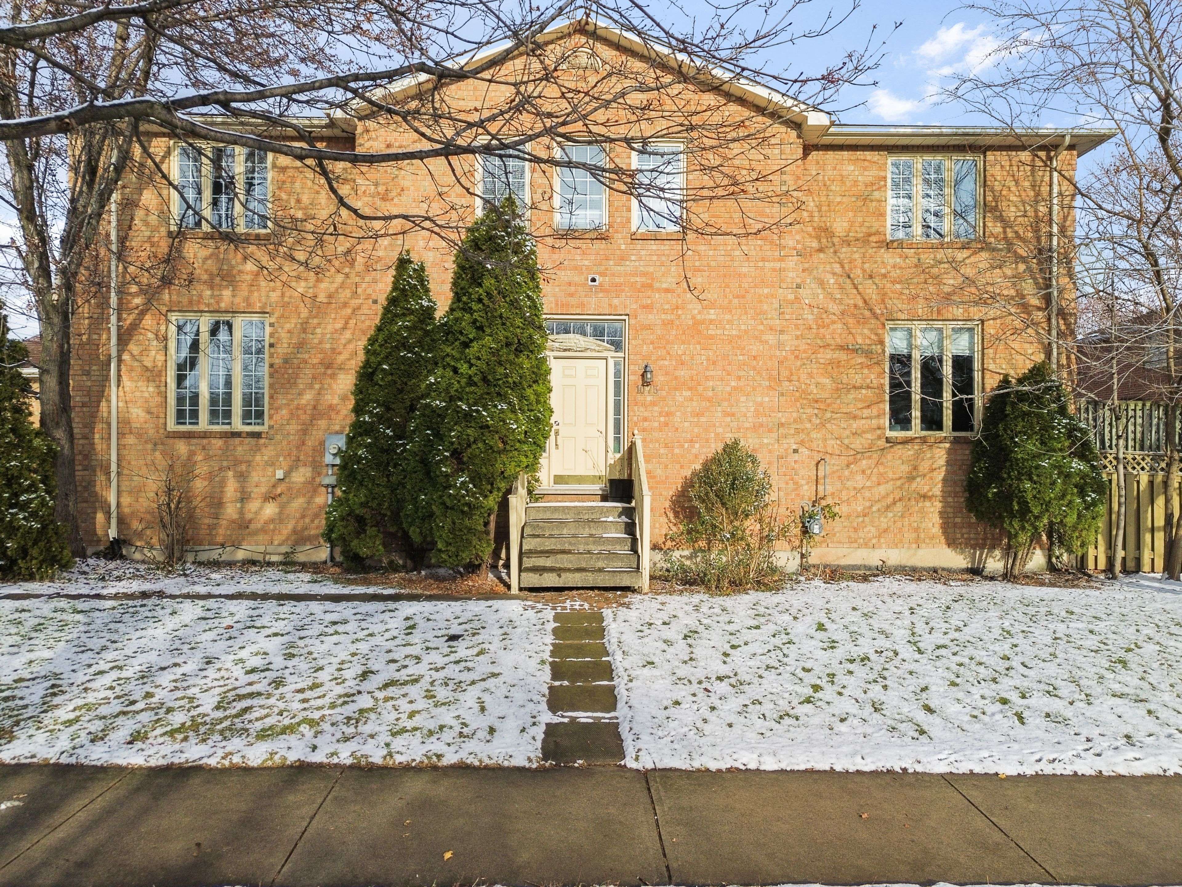 Burlington, ON L7R 4J6,1073 Gabriel PL