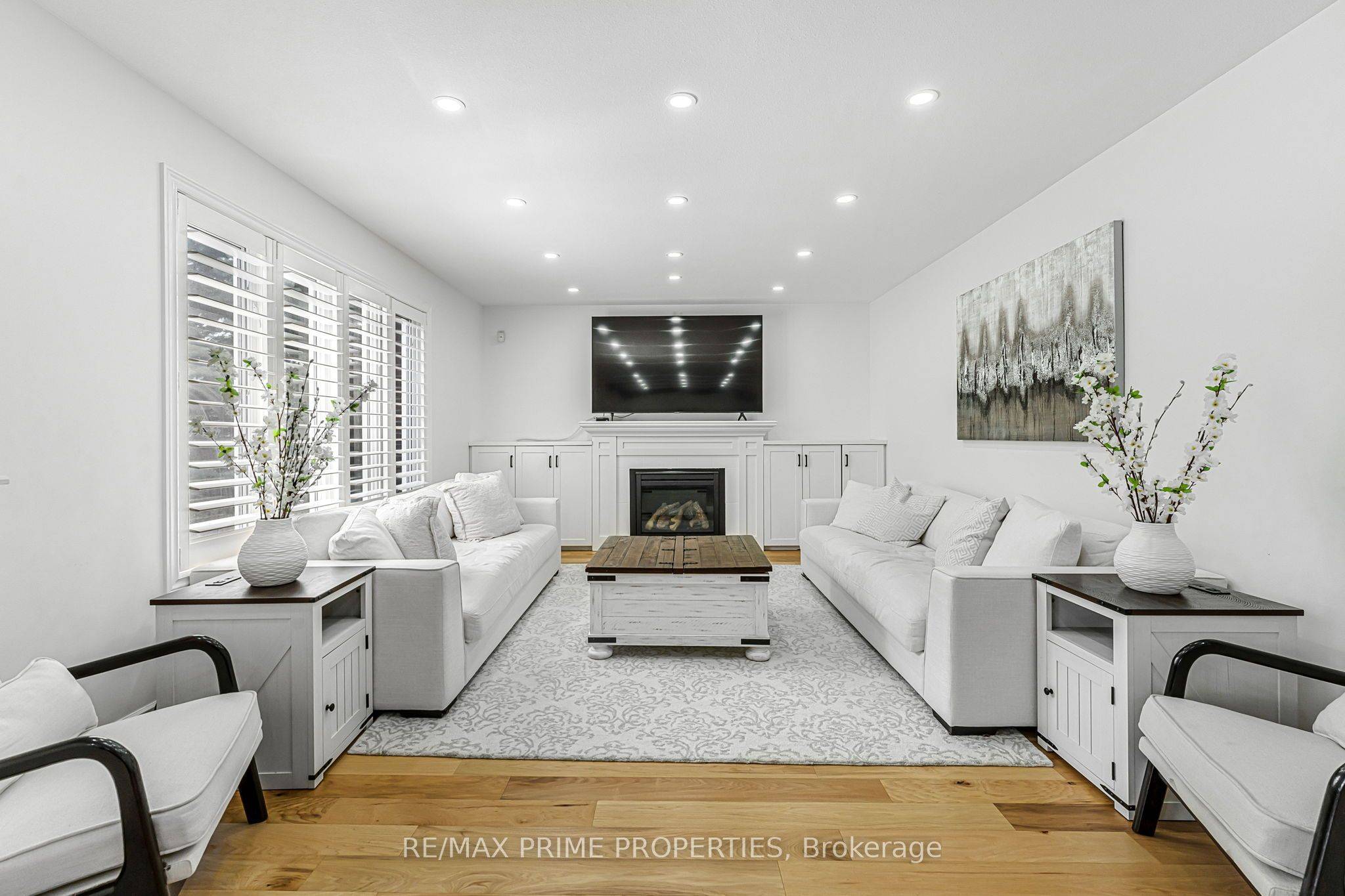 Welland, ON L3C 0B7,52 Clare AVE