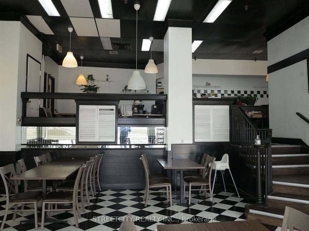 London East, ON N6A 1C7,186 King ST #L10