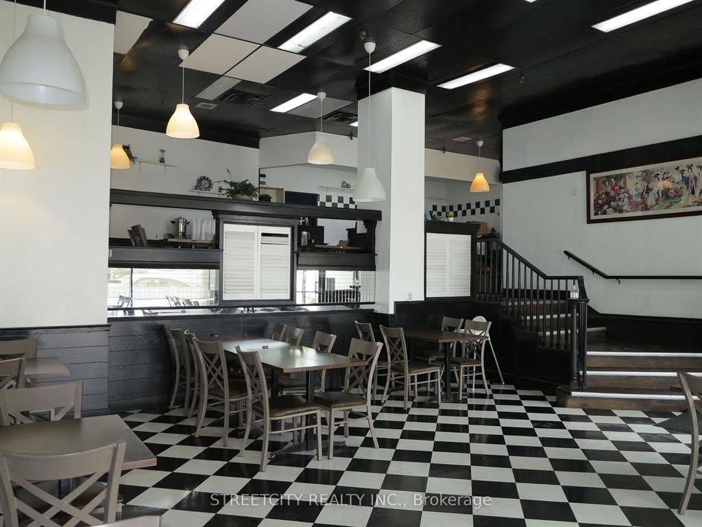 London East, ON N6A 1C7,186 King ST #L10