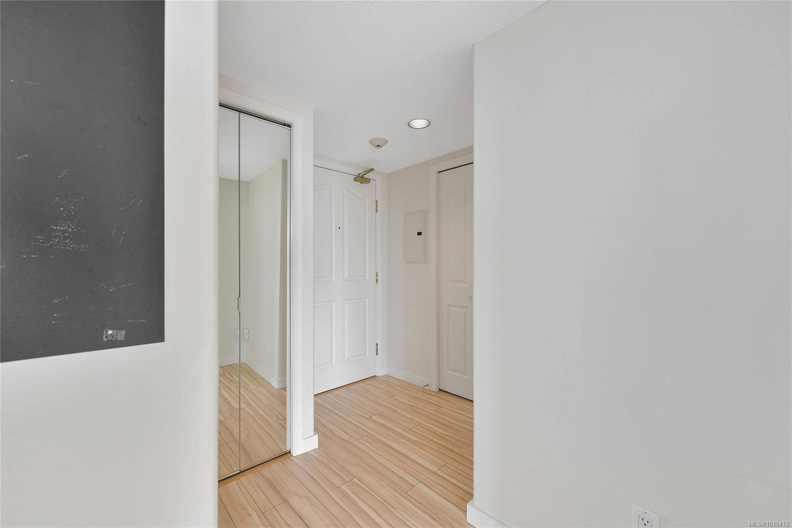 Victoria, BC V8V 4Z3,930 Yates St #1208