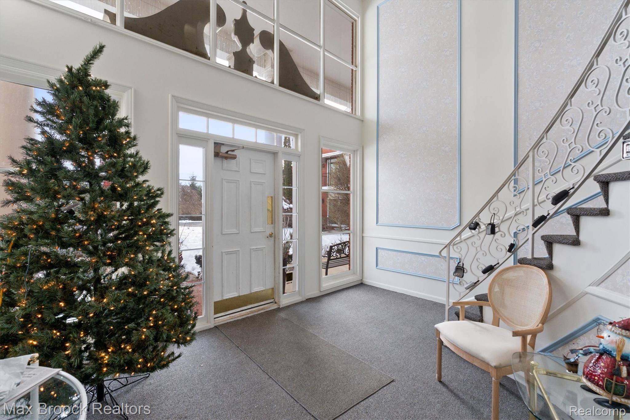 Beverly Hills, MI 48025,19710 W 13 Mile RD