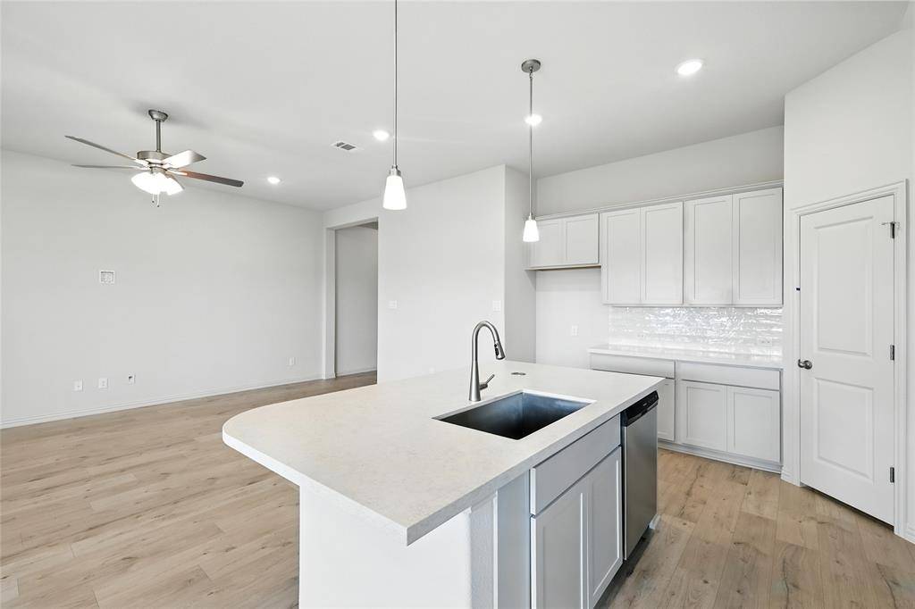 Justin, TX 76247,913 Schuberts Road