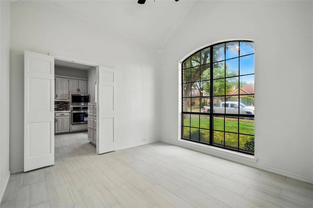 Ennis, TX 75119,807 Williamsburg Drive