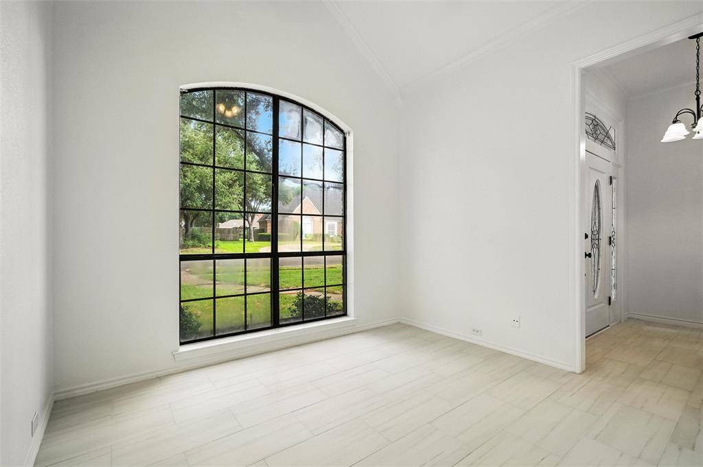 Ennis, TX 75119,807 Williamsburg Drive