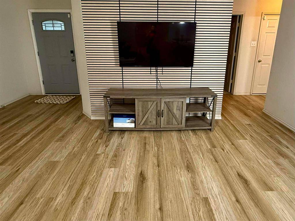 Fort Worth, TX 76112,2817 Maegen Circle