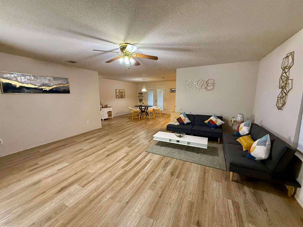 Fort Worth, TX 76112,2817 Maegen Circle