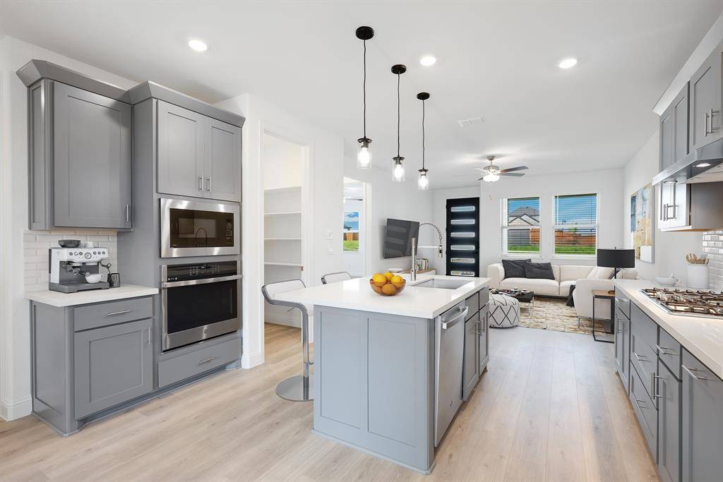 Celina, TX 75009,1136 Broomsedge Mews