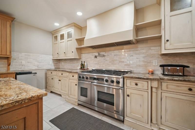 East Orange City, NJ 07017,356 N Arlington Ave