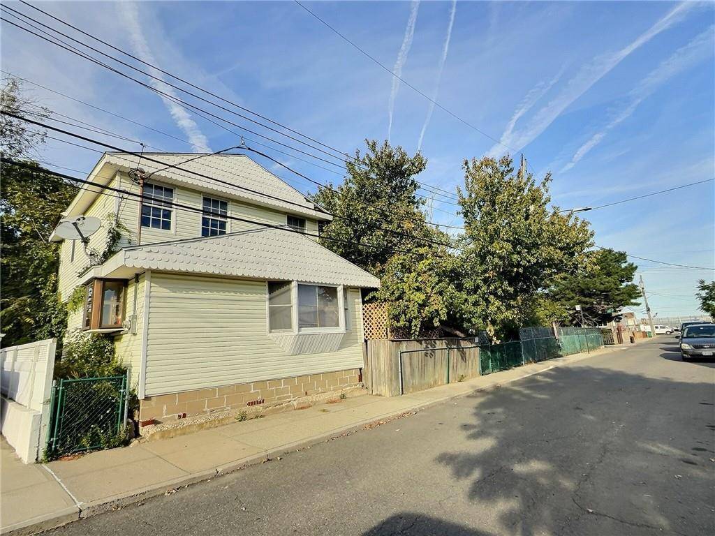 Broad Channel, NY 11693,815 Walton RD