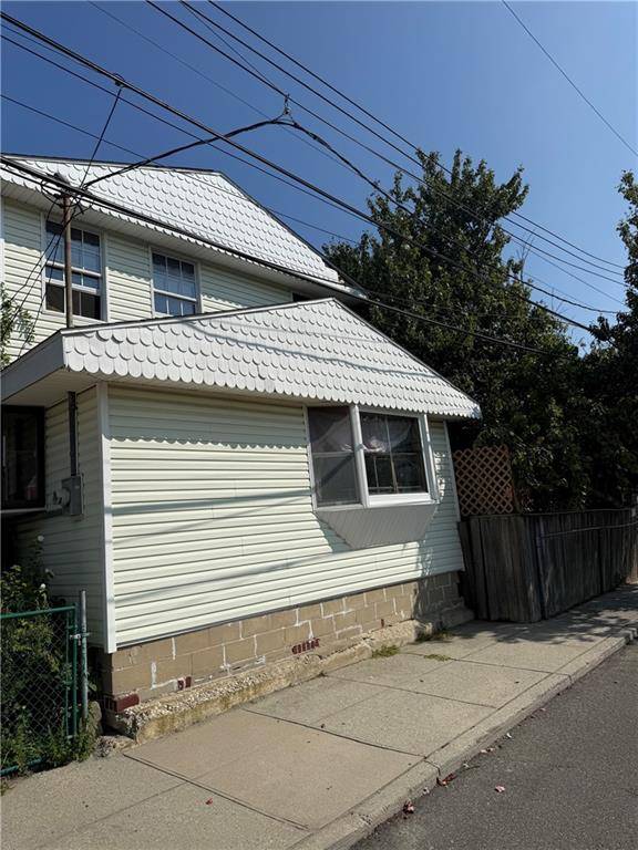 Broad Channel, NY 11693,815 Walton RD
