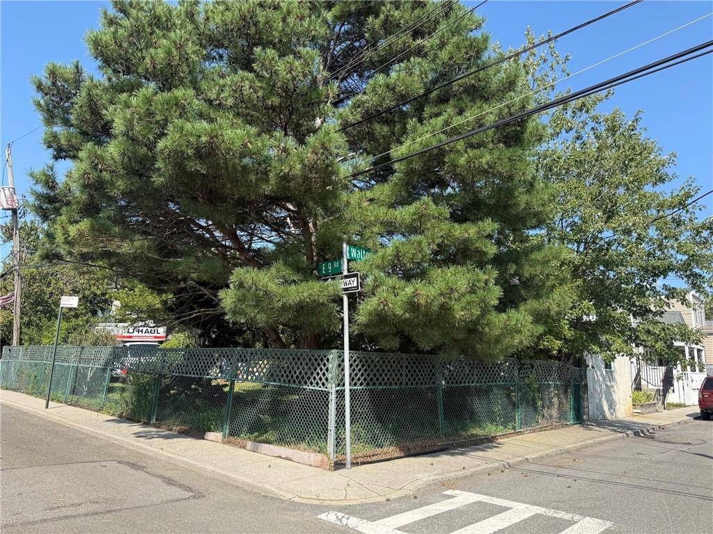 Broad Channel, NY 11693,815 Walton RD