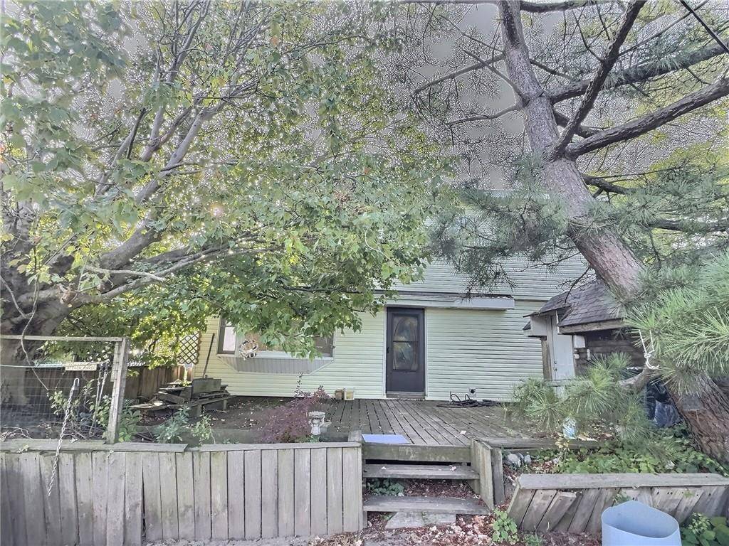 Broad Channel, NY 11693,815 Walton RD