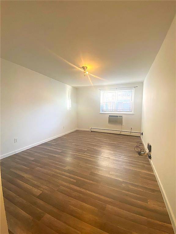 Staten Island, NY 10305,394 Maryland AVE North #2A