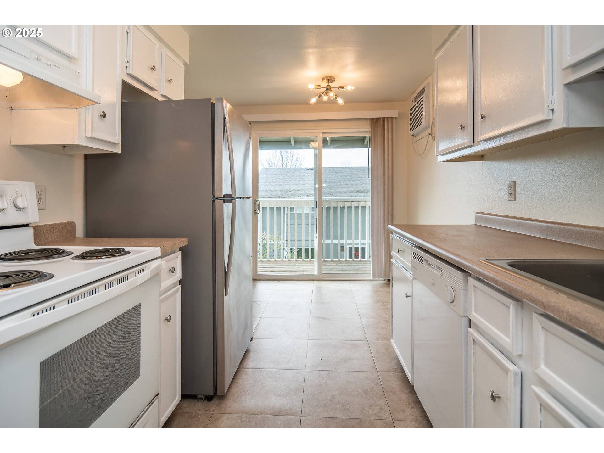 Roseburg, OR 97470,885 NE SUNSET ST #26