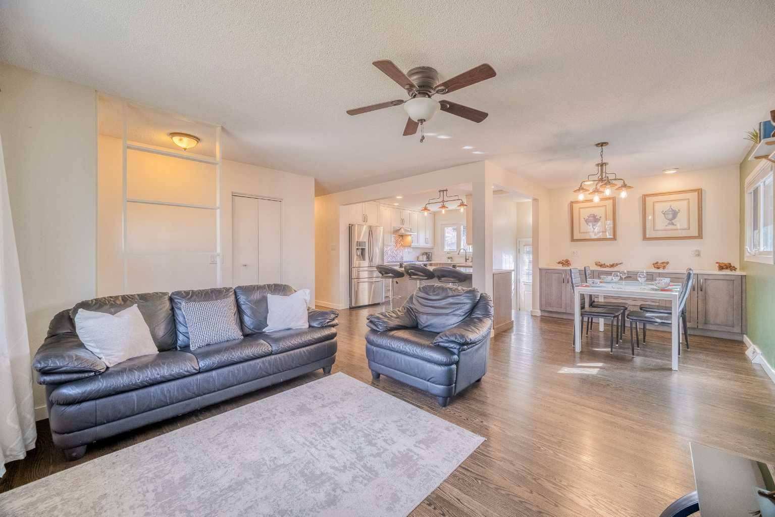 Calgary, AB T3E 5J6,2715 63 AVE SW