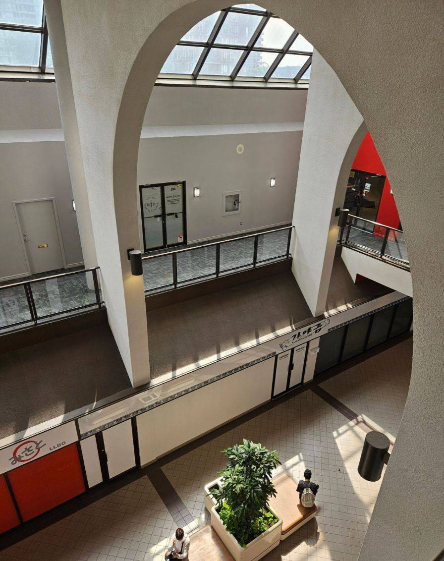 Toronto C07, ON M2N 6K7,5460 Yonge ST #301