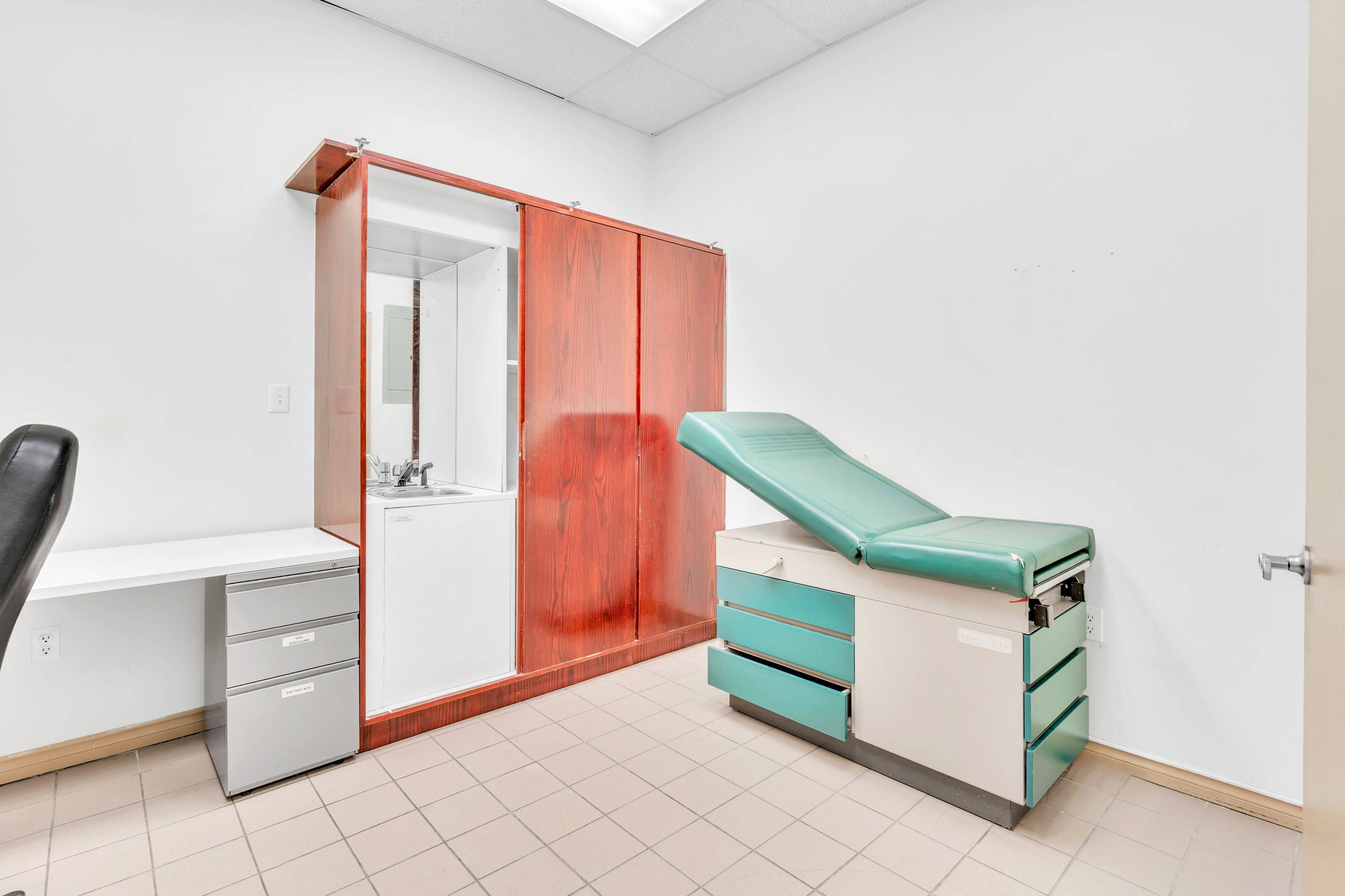 Toronto E08, ON M1J 2G2,3155 Eglinton AVE E #4