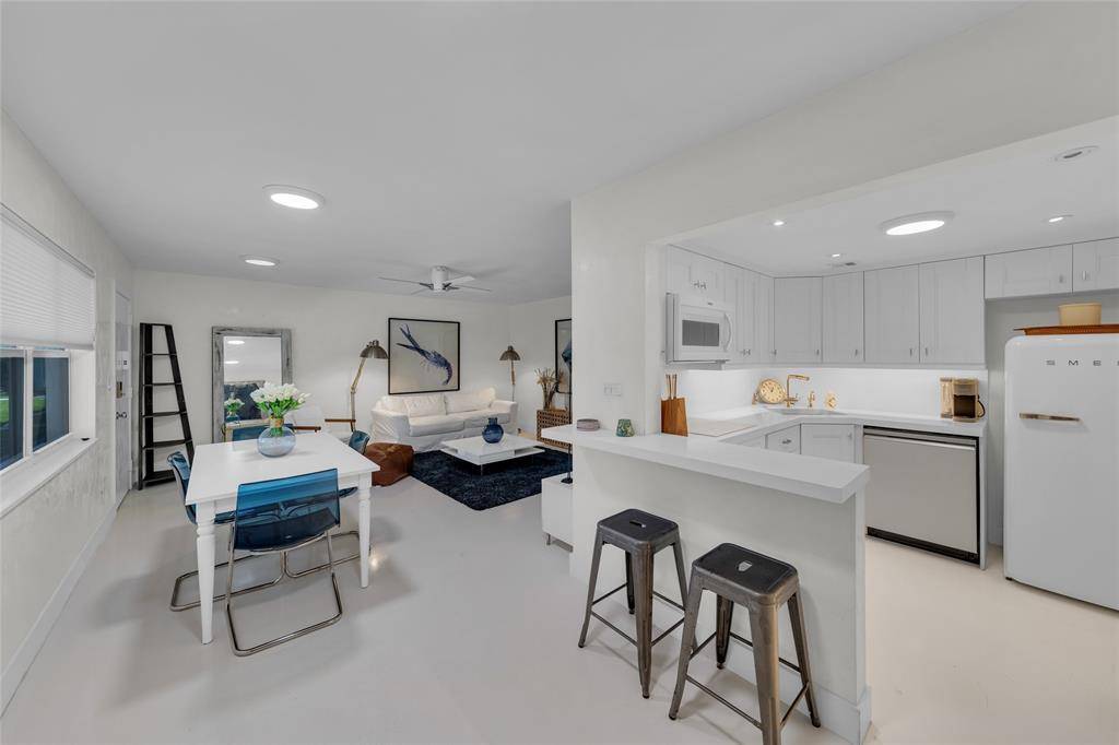 Lauderdale By The Sea, FL 33308,238 Hibiscus Ave #119