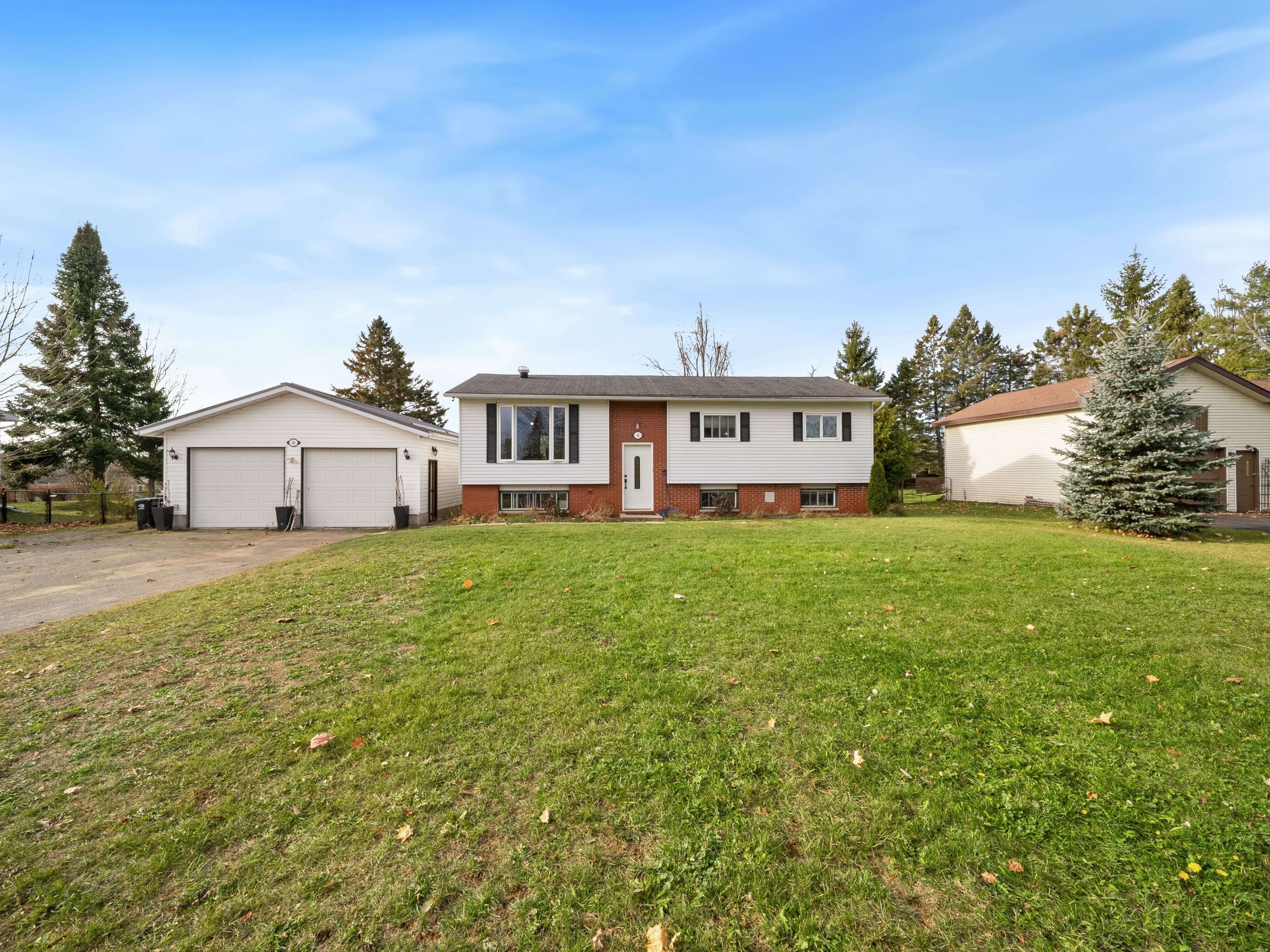 Oro-medonte, ON L0K 2G0,16 Preston ST