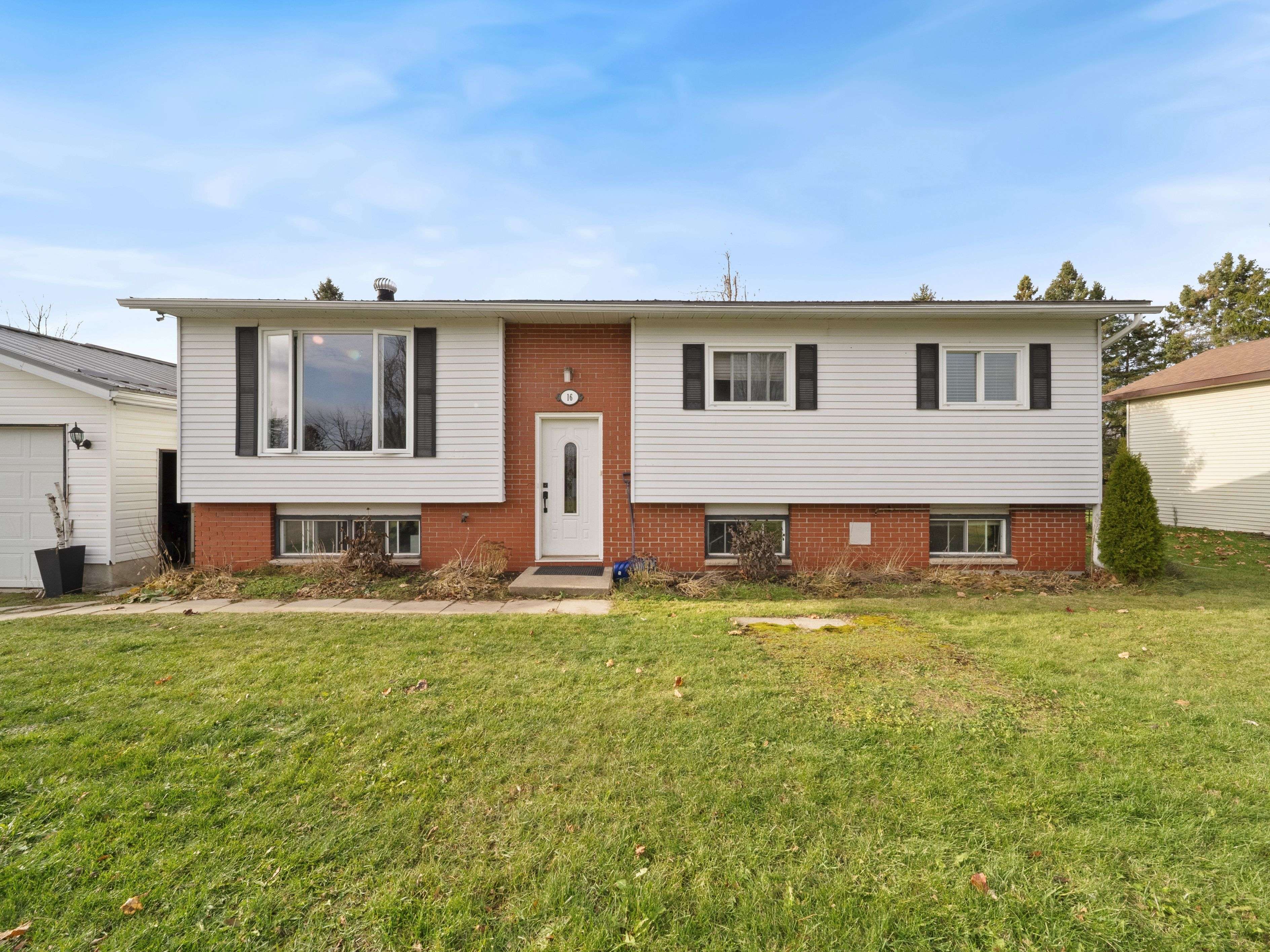 Oro-medonte, ON L0K 2G0,16 Preston ST