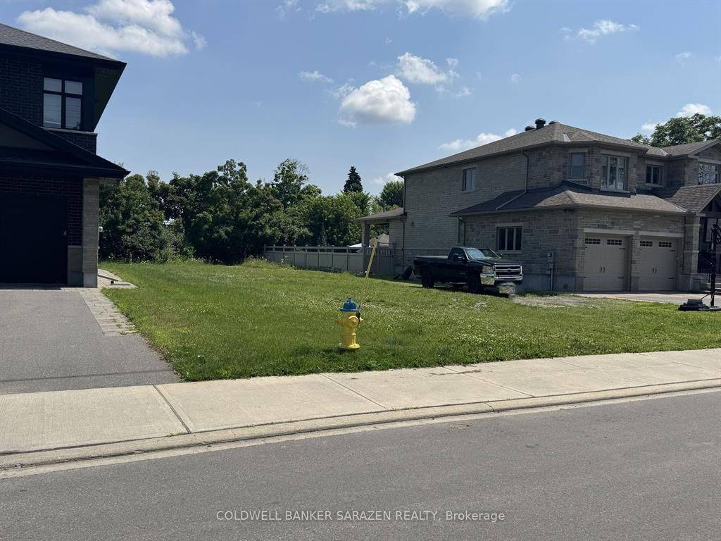 Mooneys Bay - Carleton Heights And Area, ON K2C 1T2,1531 Claymor AVE