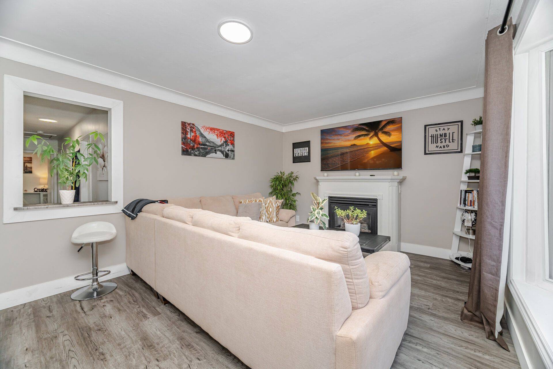 Grimsby, ON L3M 3L6,77 Fairview RD