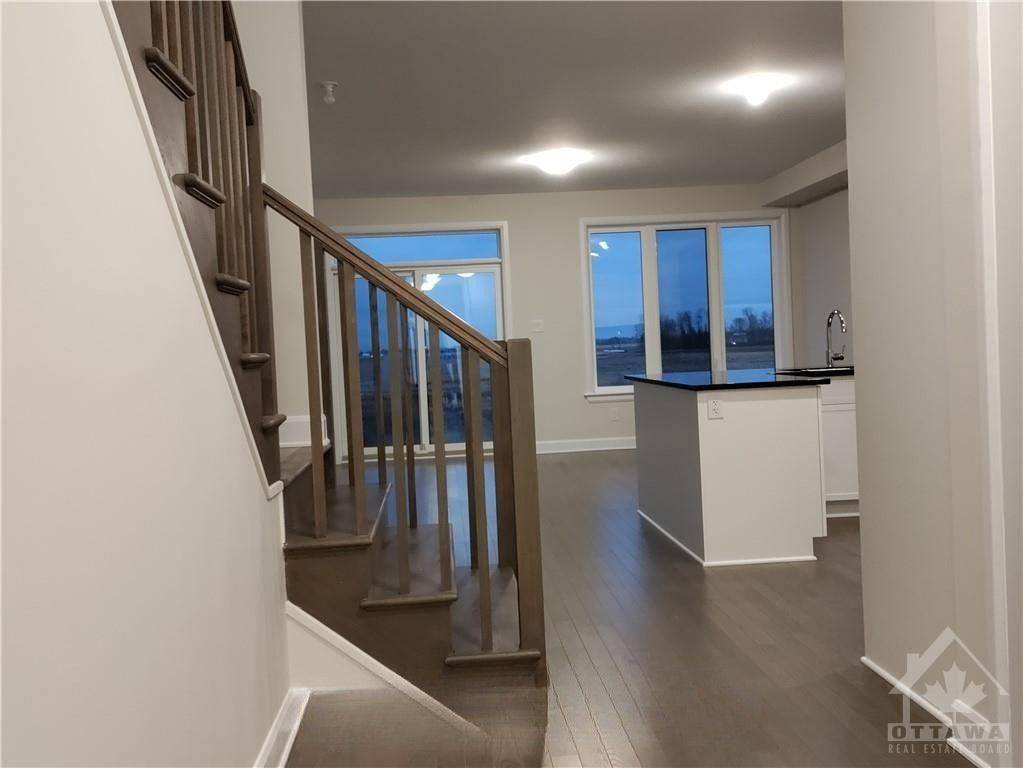 Stittsville - Munster - Richmond, ON K2S 2X2,779 Maverick CRES