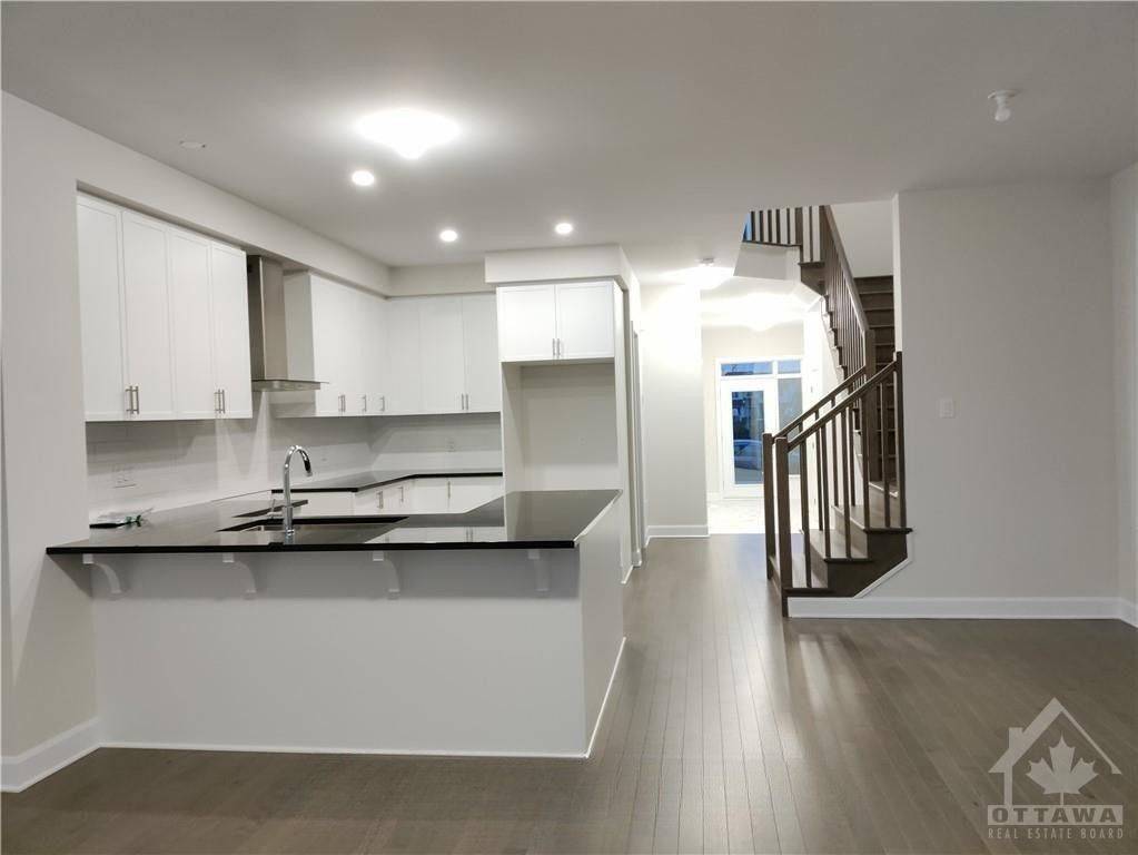 Stittsville - Munster - Richmond, ON K2S 2X2,779 Maverick CRES