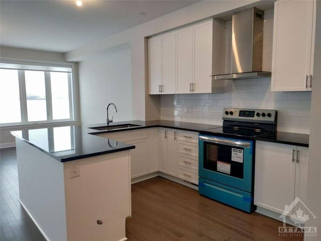 Stittsville - Munster - Richmond, ON K2S 2X2,779 Maverick CRES