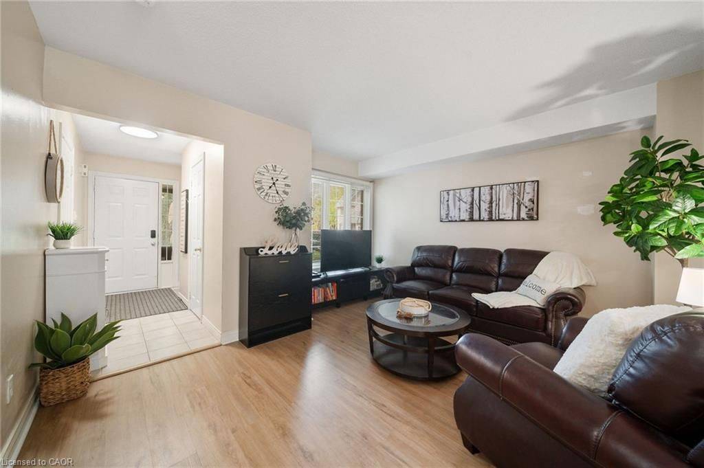 Hamilton, ON L9G 4W6,320 Hamilton DR #10