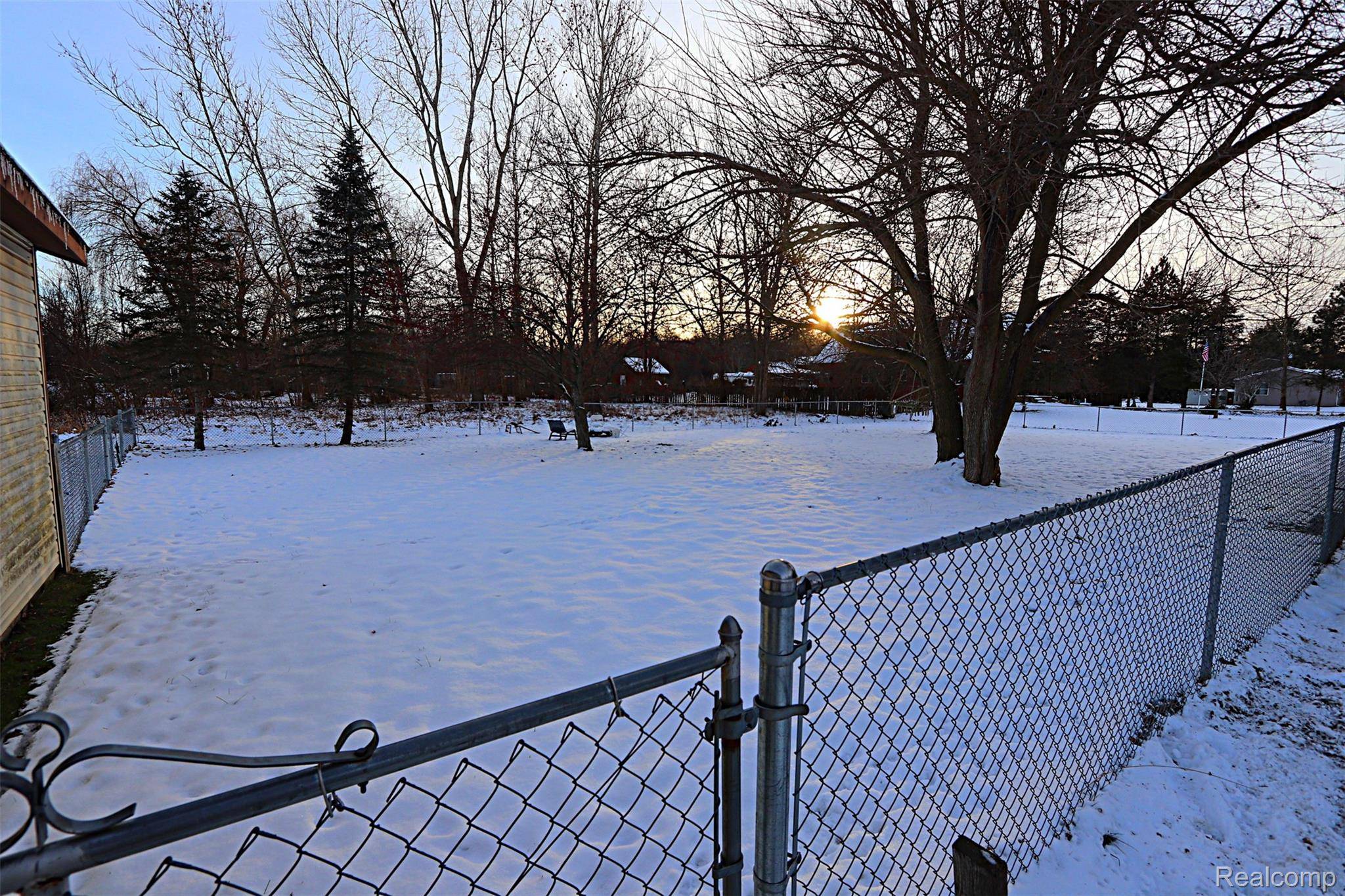 New Boston, MI 48164,31657 Sibley RD