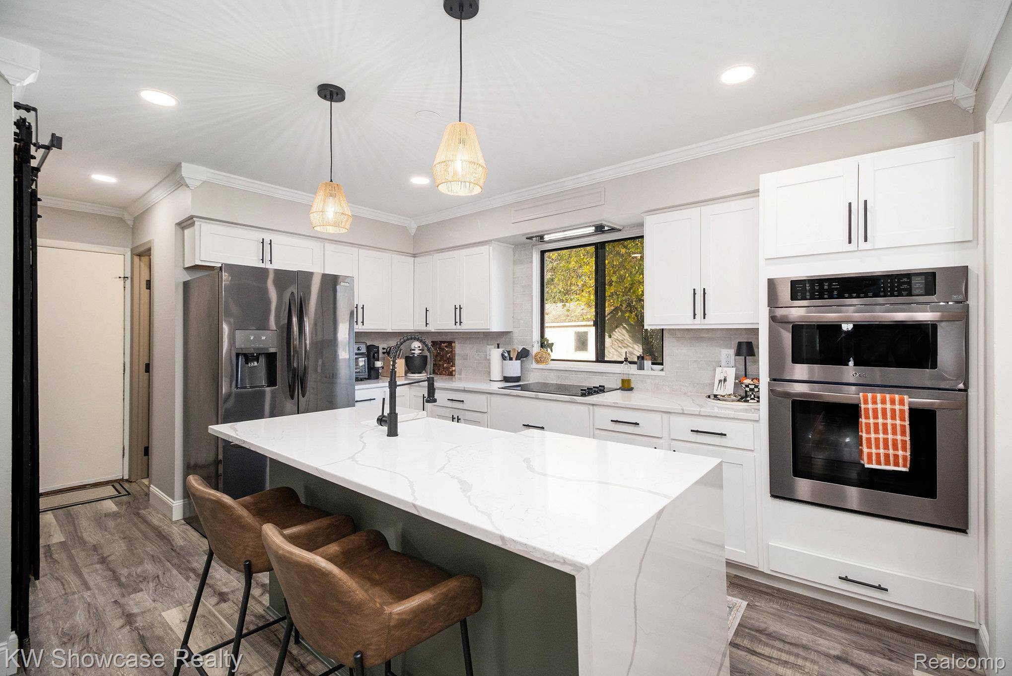 Waterford, MI 48327,7936 Rampart TRL